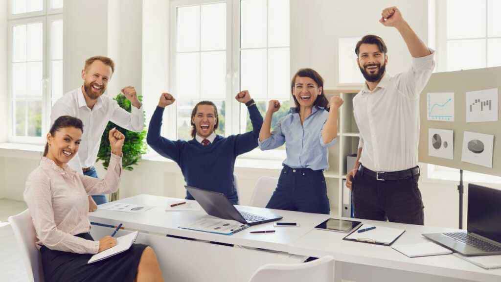 Como montar um negócio lucrativo Como montar um negócio lucrativo